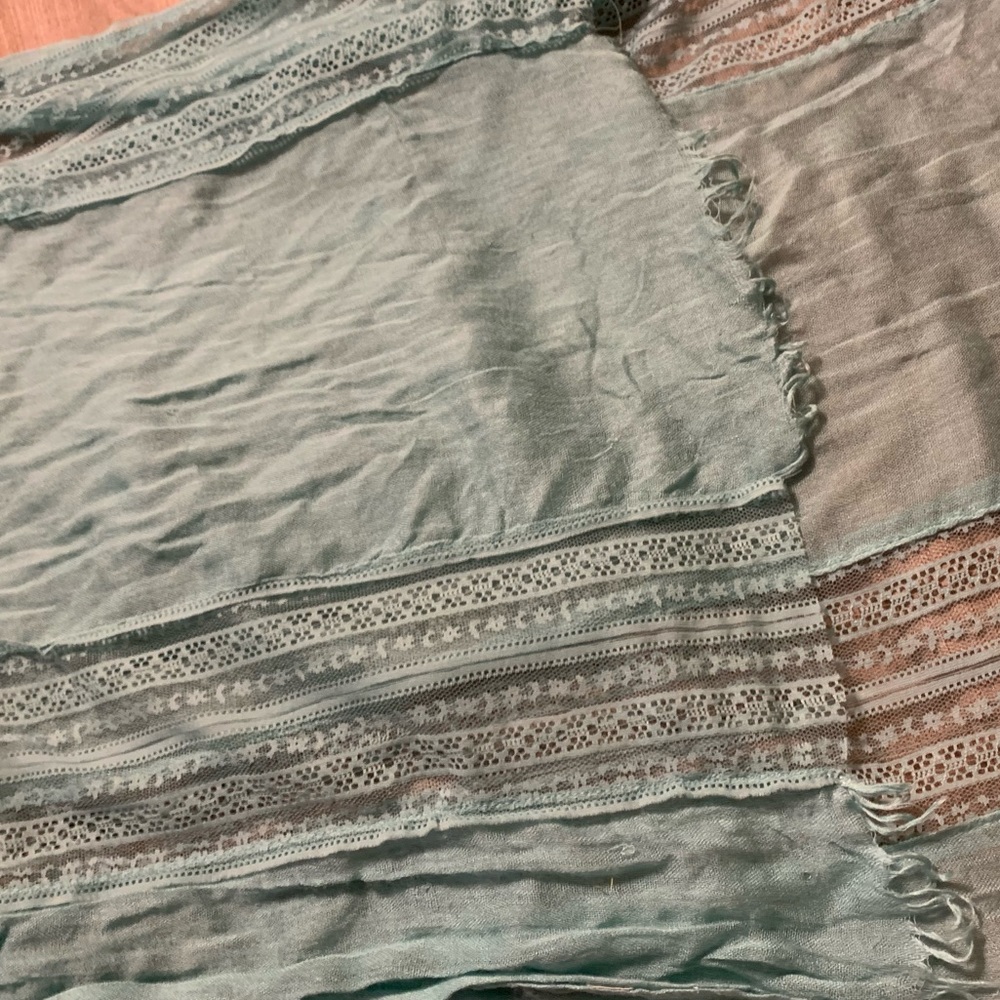 Turquoise scarf - Picture 2 of 2